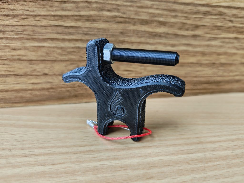 Triangle holder